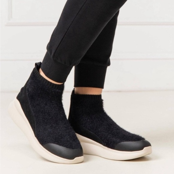 UGG Australia Women’s Griffith Black Wool Sneaker. Size 7.5  Good Condition - Picture 6 of 6